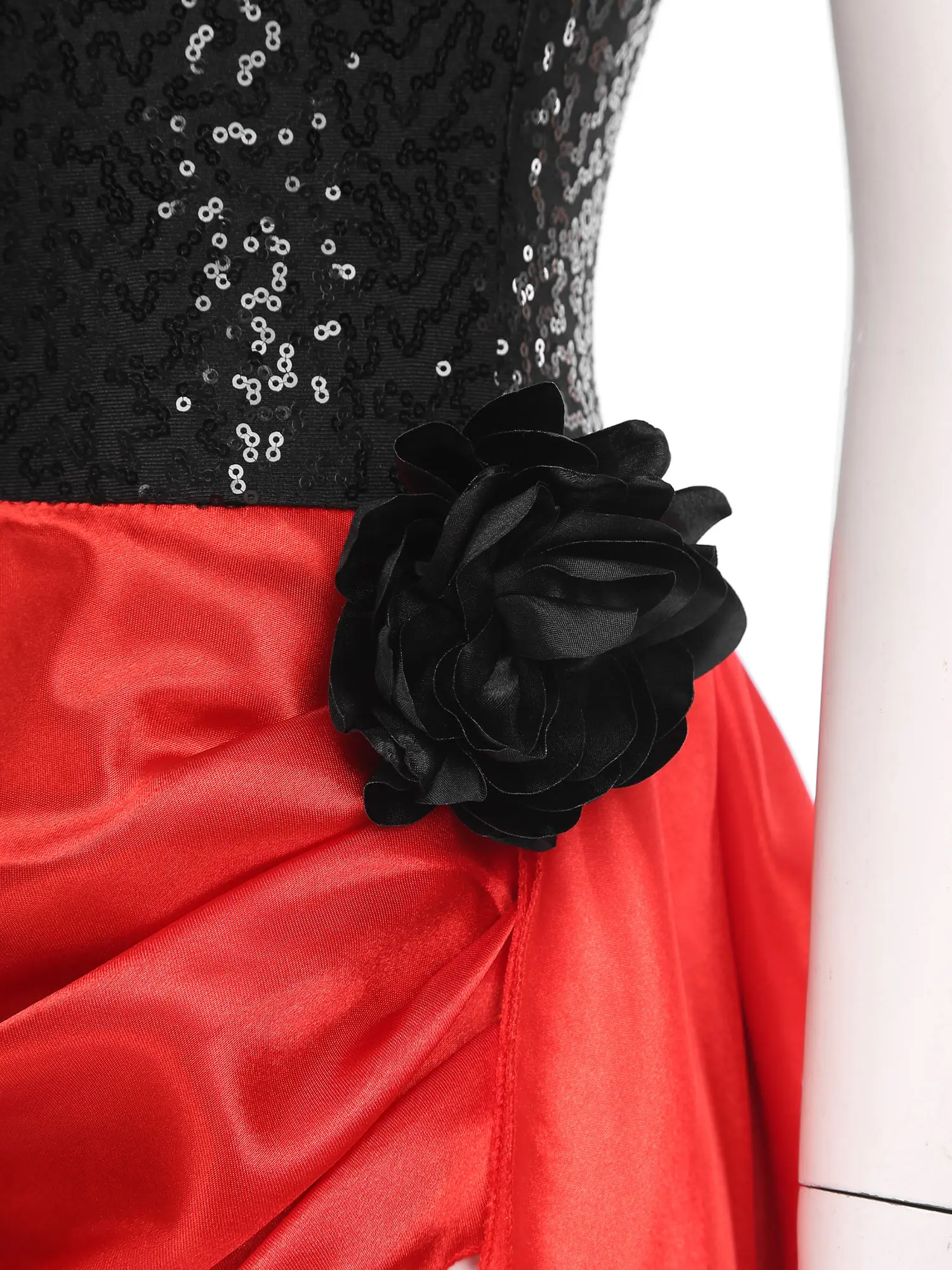 Women Latin Tango Dance Dress with Flower Brooch Halter Sequin Bodice Irregular Hem Leotards Dress for Samba Ballroom Dancewear 
Women Latin Tango Dance Dress with Flower Brooch Halter Sequin Bodice Irregular Hem Leotards Dress for Samba Ballroom Dancewear