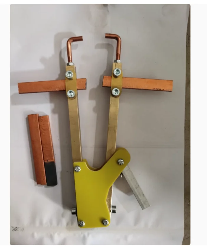 Spot welding machine with welding tongs Welding tongs battery tool handheld Wire thin plate spot welding clamp NO.A3101
Spot welding machine with welding tongs Welding tongs battery tool handheld Wire thin plate spot welding clamp NO.A3101