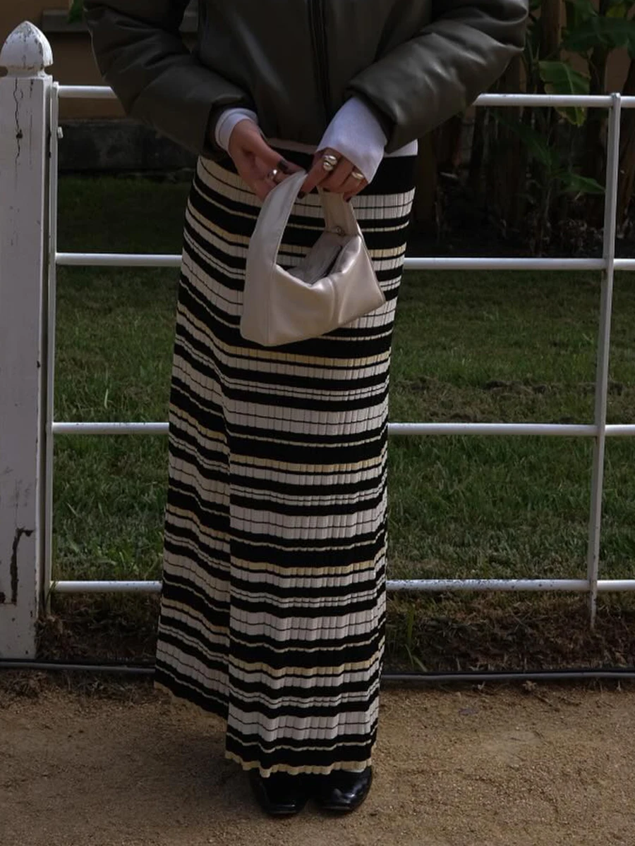 Women s Fall Stripe Knit Skirt Contrast Color High Waist Long Skirt for Spring Fall
Women s Fall Stripe Knit Skirt Contrast Color High Waist Long Skirt for Spring Fall