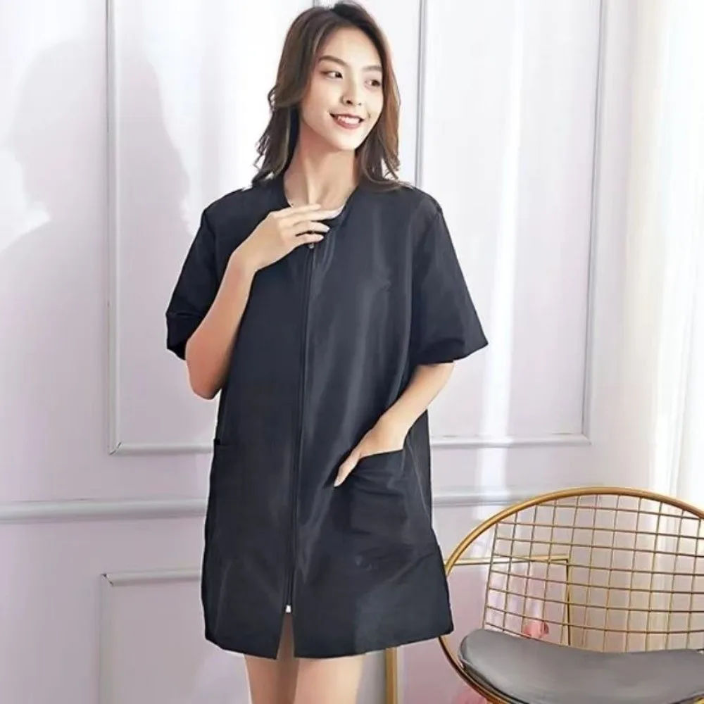 Short/Long Sleeve Barber Shop Work Clothes Non-stick Hair Easy Zippered Hairdresser Robe Polyester Breathable
Short/Long Sleeve Barber Shop Work Clothes Non-stick Hair Easy Zippered Hairdresser Robe Polyester Breathable
