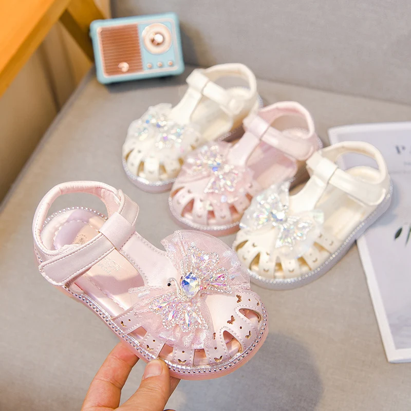 Toddler Girls Closed-toe Leather Sandals with Cute Bow 2026 New Summer Kids Party Wedding Dress Shoes Non-slip Trendy Princess
Toddler Girls Closed-toe Leather Sandals with Cute Bow 2026 New Summer Kids Party Wedding Dress Shoes Non-slip Trendy Princess