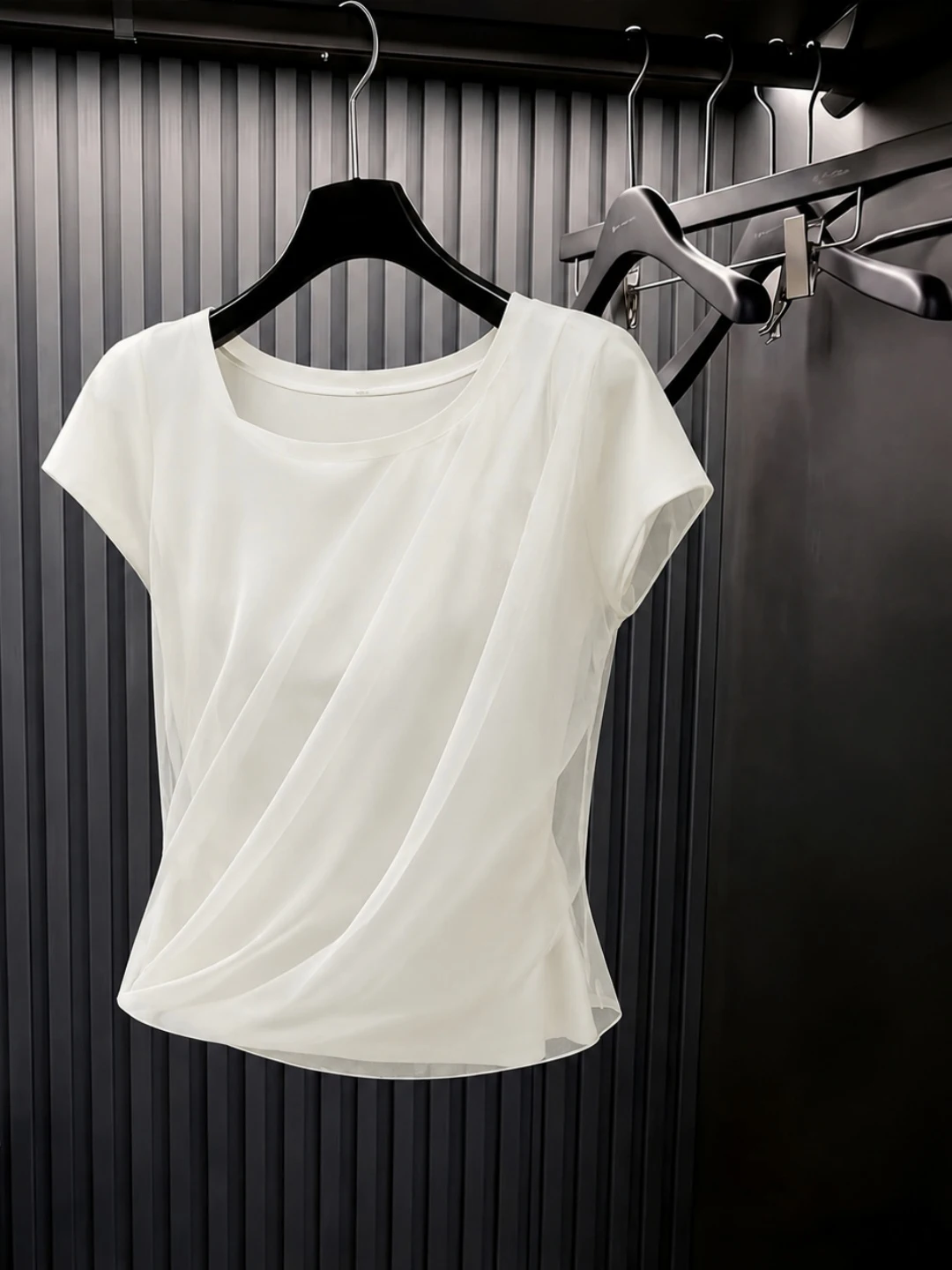 Unique Design Slim Fit Short Sleeve T-Shirt Soft Gentle Versatile Base Layer Shirt Korean Style Straight Cut Silken Top
Unique Design Slim Fit Short Sleeve T-Shirt Soft Gentle Versatile Base Layer Shirt Korean Style Straight Cut Silken Top