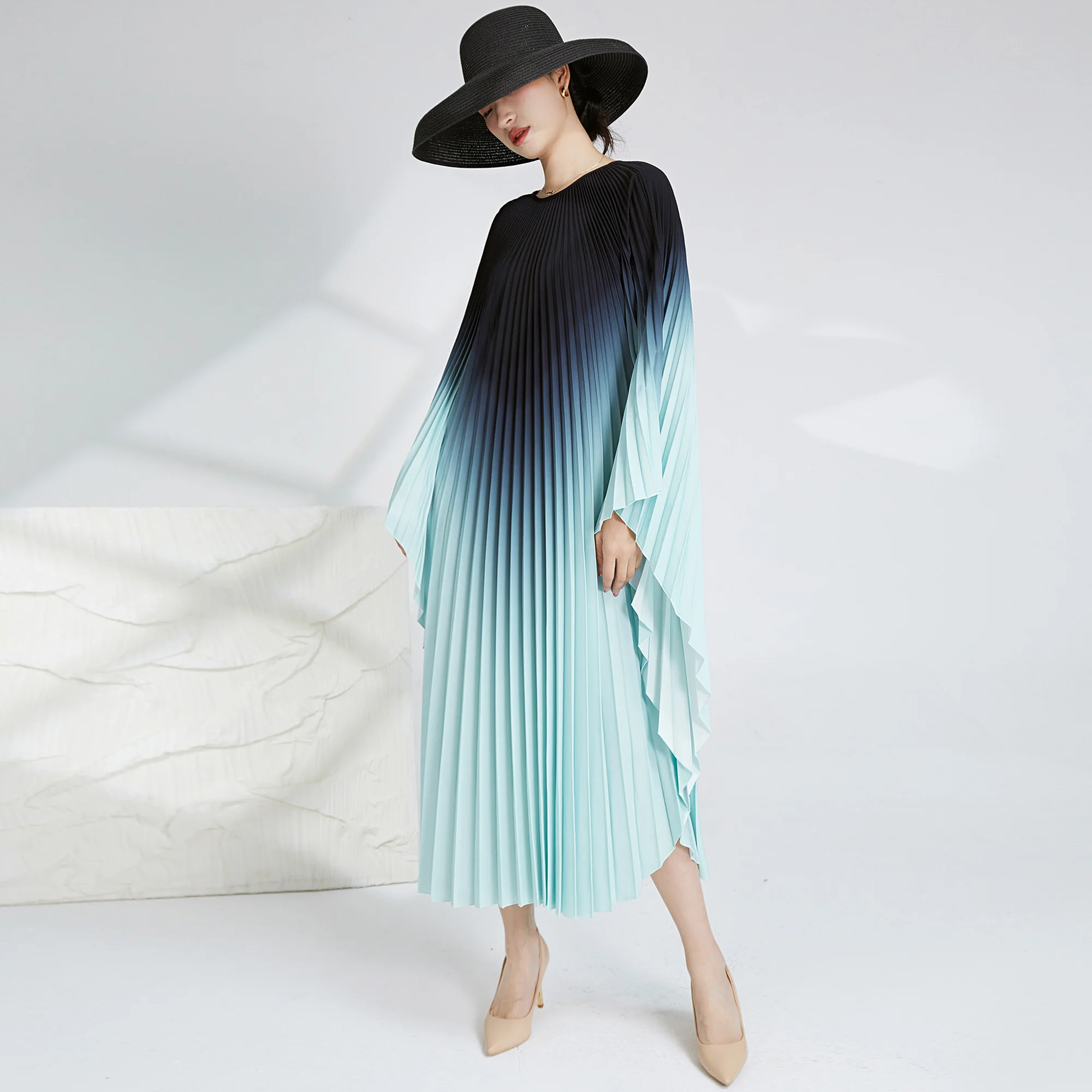 Miyake Pleated 2025 New Design Print Fashion Women Loose Dolman Sleeve Dress Elegant Plus Size Dress
Miyake Pleated 2025 New Design Print Fashion Women Loose Dolman Sleeve Dress Elegant Plus Size Dress