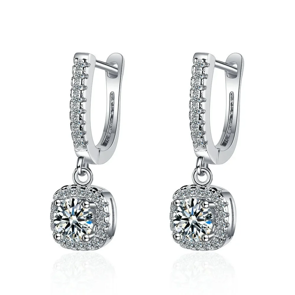 925 Sterling Silver 2CT Moissanite Huggie Hoop Earrings Lab Created Diamond Dainty Fine Jewelry for Women
925 Sterling Silver 2CT Moissanite Huggie Hoop Earrings Lab Created Diamond Dainty Fine Jewelry for Women
