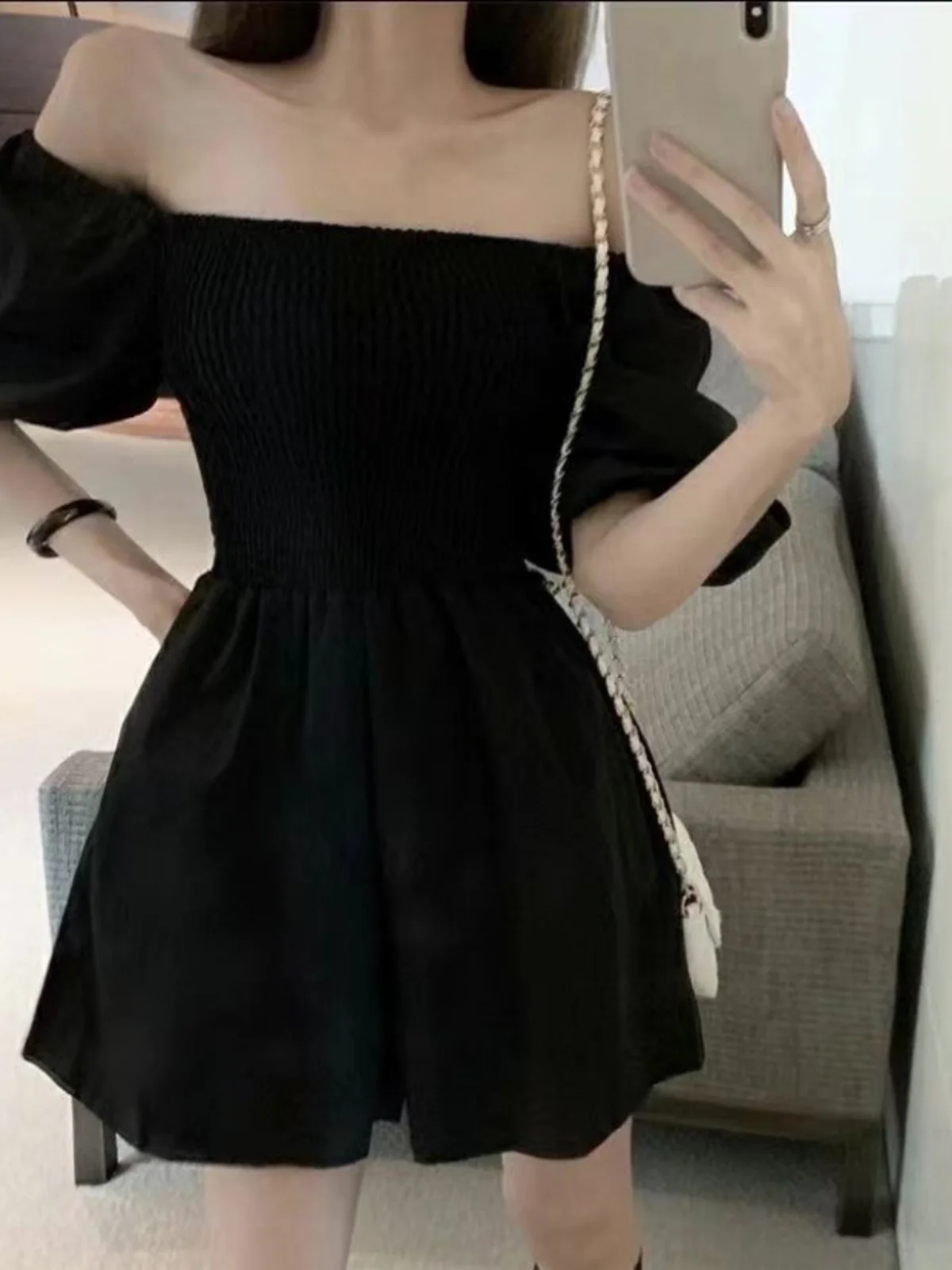 Летний женский комбинезон 2024 года с эффектом похудения, пышными рукавами и широкими штанинами, с квадратным вырезом и короткими рукавами
Летний женский комбинезон 2024 года с эффектом похудения, пышными рукавами и широкими штанинами, с квадратным вырезом и короткими рукавами