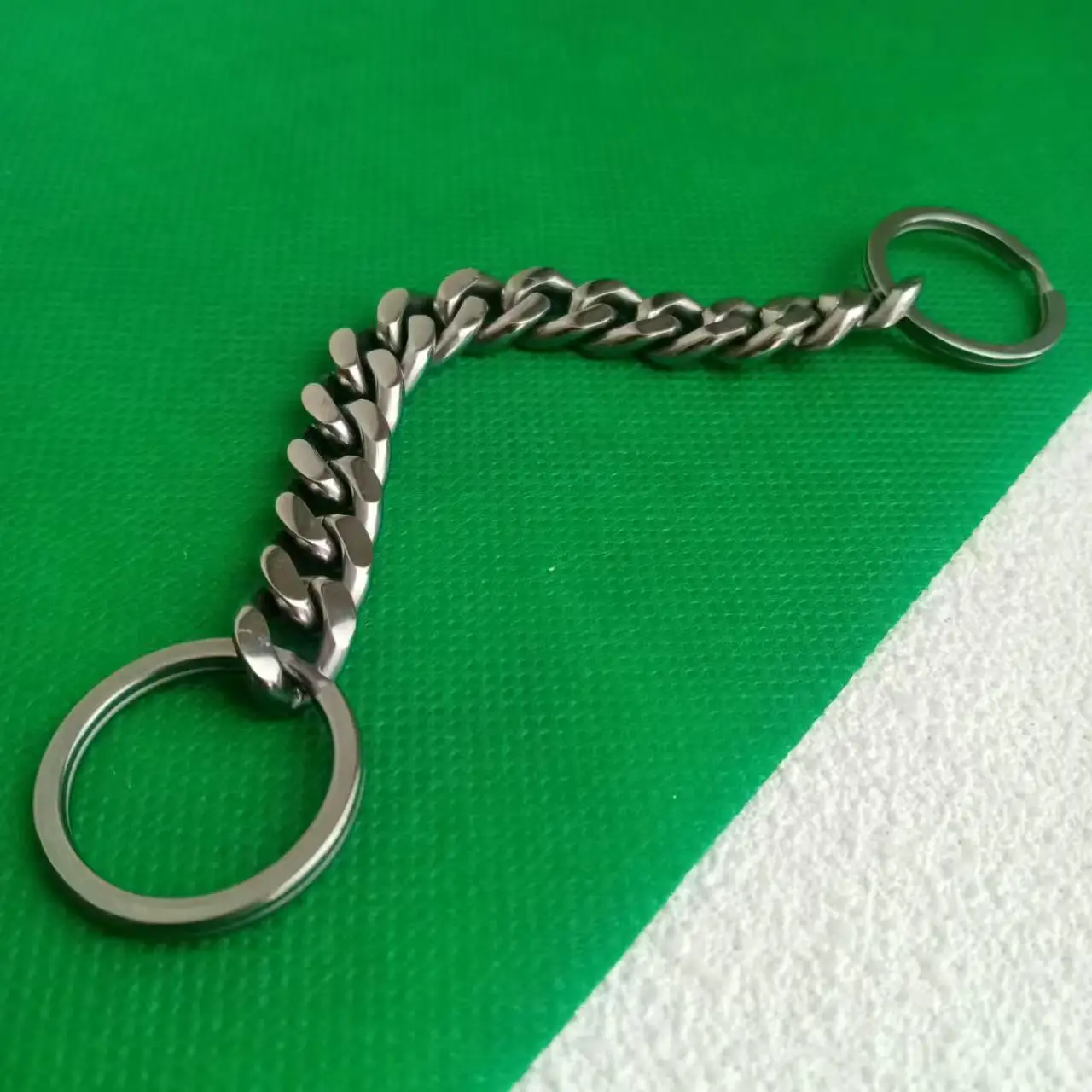 10.5mm pure titanium chain with titanium rings at both ends, diameter 25mm, motorcycle anti-theft chain
10.5mm pure titanium chain with titanium rings at both ends, diameter 25mm, motorcycle anti-theft chain
