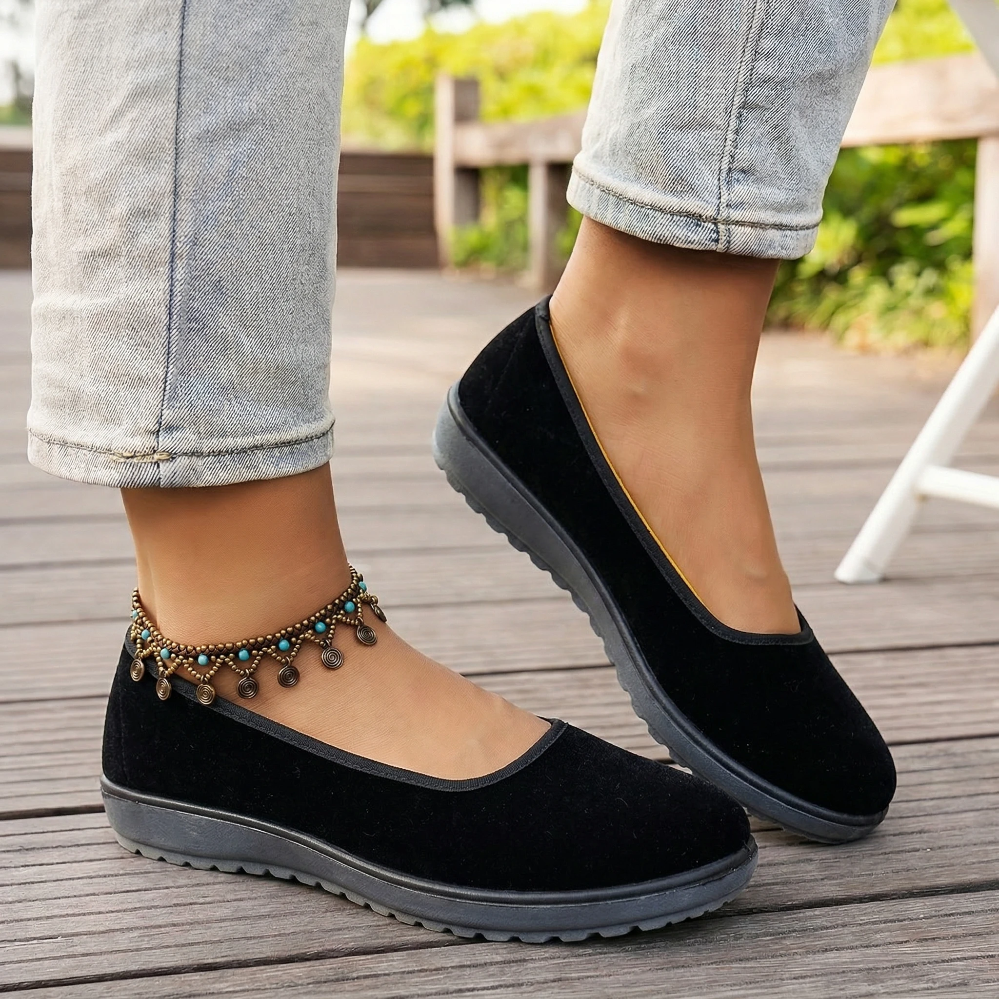 Ladies Flat Heel Soft Bottom Work Shoes Comfortable Breathable Black Hotel Anti-Slip Dancing Shoes for Middle-Aged And E
Ladies Flat Heel Soft Bottom Work Shoes Comfortable Breathable Black Hotel Anti-Slip Dancing Shoes for Middle-Aged And E