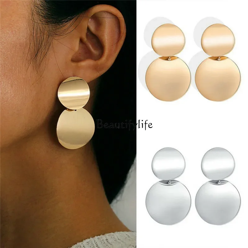 European and American retro metal disc earrings, geometric round earrings, versatile, fashionable, simple and trendy
European and American retro metal disc earrings, geometric round earrings, versatile, fashionable, simple and trendy