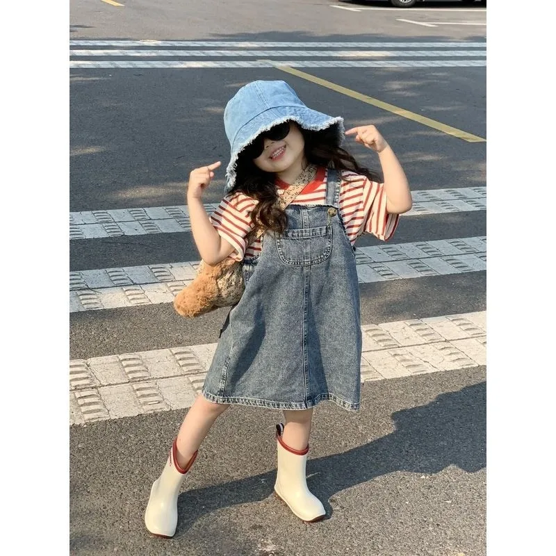 Girls' Summer Set Sweet Children's Versatile Striped Short Sleeve T-shirt Casual Loose Cowboy Strap Skirt 2PCS
Girls' Summer Set Sweet Children's Versatile Striped Short Sleeve T-shirt Casual Loose Cowboy Strap Skirt 2PCS