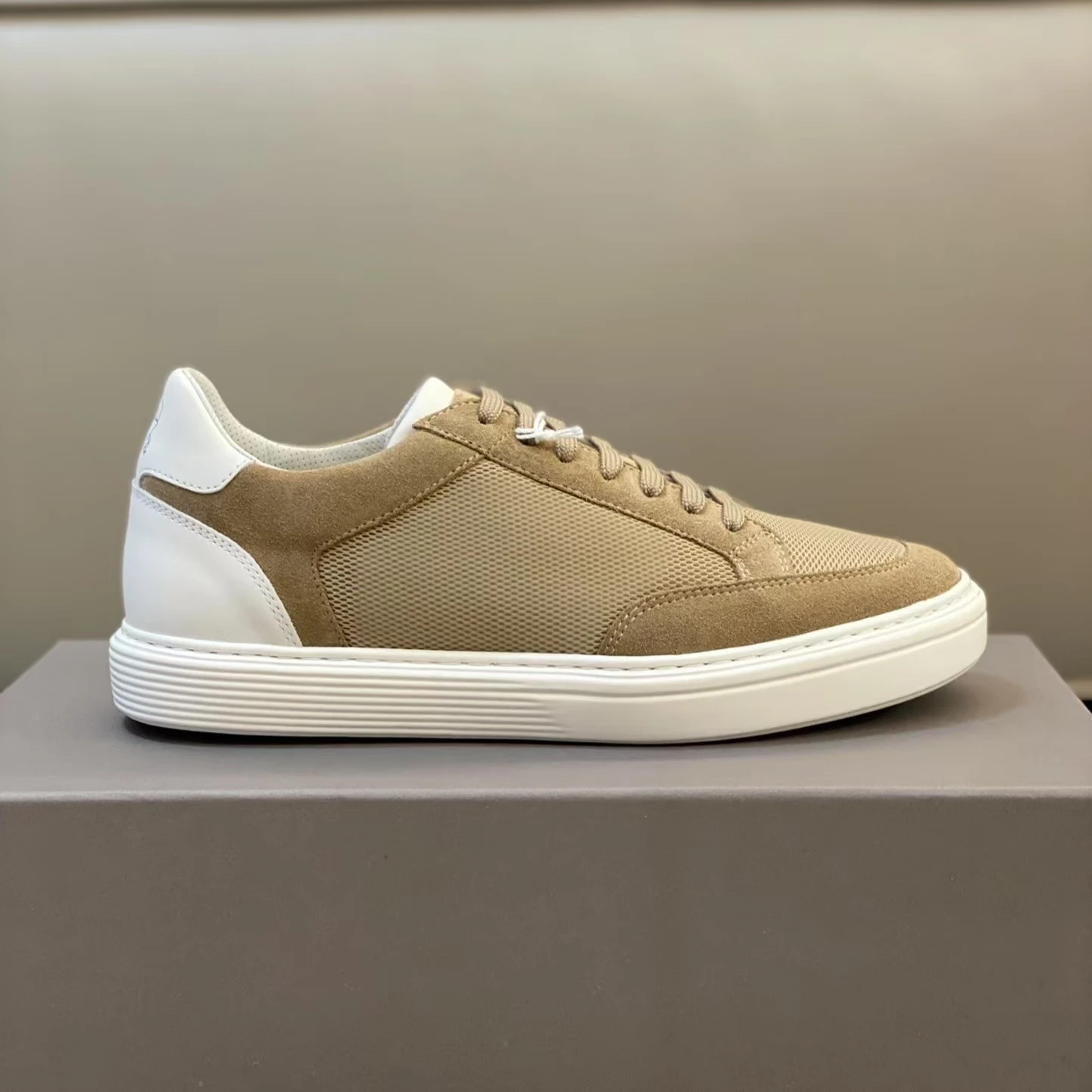 Men's Flat Mesh Casual Shoes Lightweight Breathable Low-Top Sneakers Stylish Comfortable Design Ideal for Daily Wear
Men's Flat Mesh Casual Shoes Lightweight Breathable Low-Top Sneakers Stylish Comfortable Design Ideal for Daily Wear