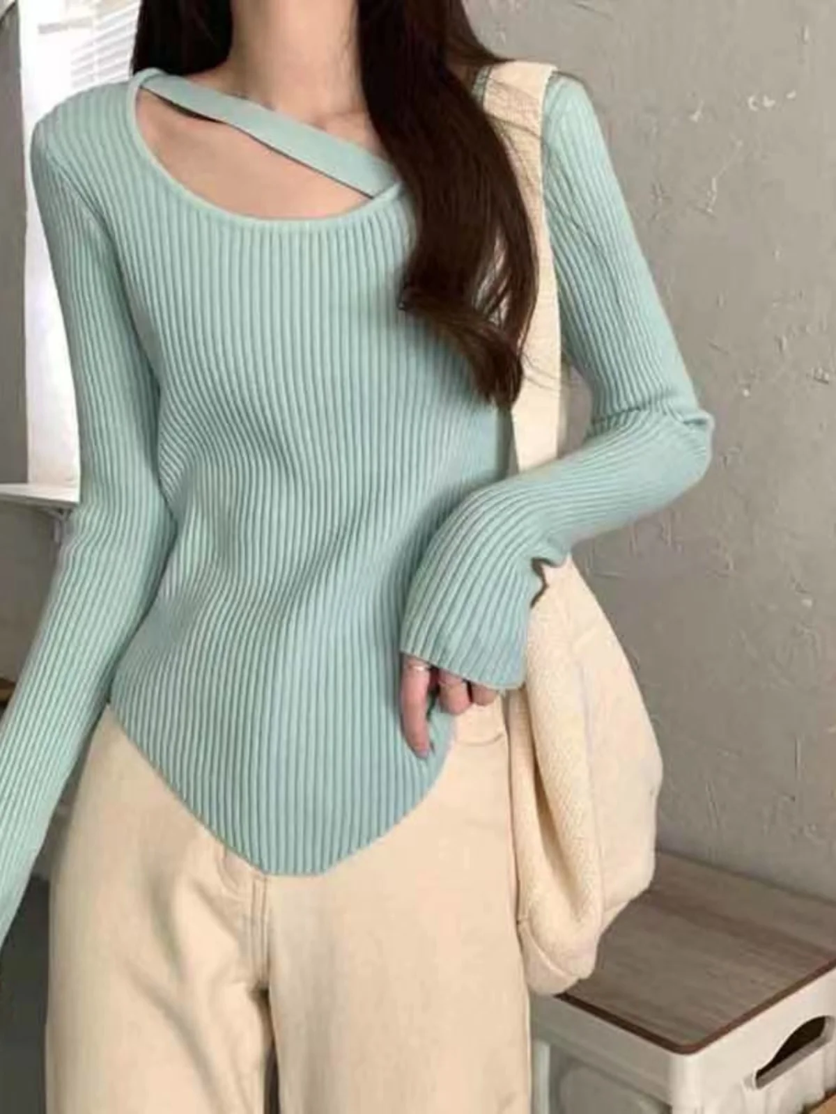 Slim Fit Long Sleeve Knitted Base Shirt Spring Autumn Thin Fashionable Design Sense Uneven Top Women's Fashion
Slim Fit Long Sleeve Knitted Base Shirt Spring Autumn Thin Fashionable Design Sense Uneven Top Women's Fashion