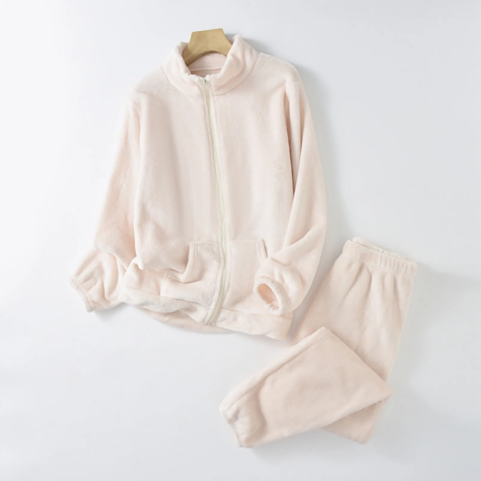 Women Comfort Flannel Pajama Sets Solid Color Thickened And Warm Coral Velvet Zip Up Sweatersuit Sets Home Clothed Fleece Pijama
Women Comfort Flannel Pajama Sets Solid Color Thickened And Warm Coral Velvet Zip Up Sweatersuit Sets Home Clothed Fleece Pijama