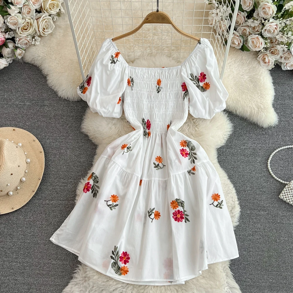 Floral Embroidery White Dress for Women Puff Sleeve Square Collar A-Line Summer Vestidos Slim Knee Length Frock Female Clothing
Floral Embroidery White Dress for Women Puff Sleeve Square Collar A-Line Summer Vestidos Slim Knee Length Frock Female Clothing