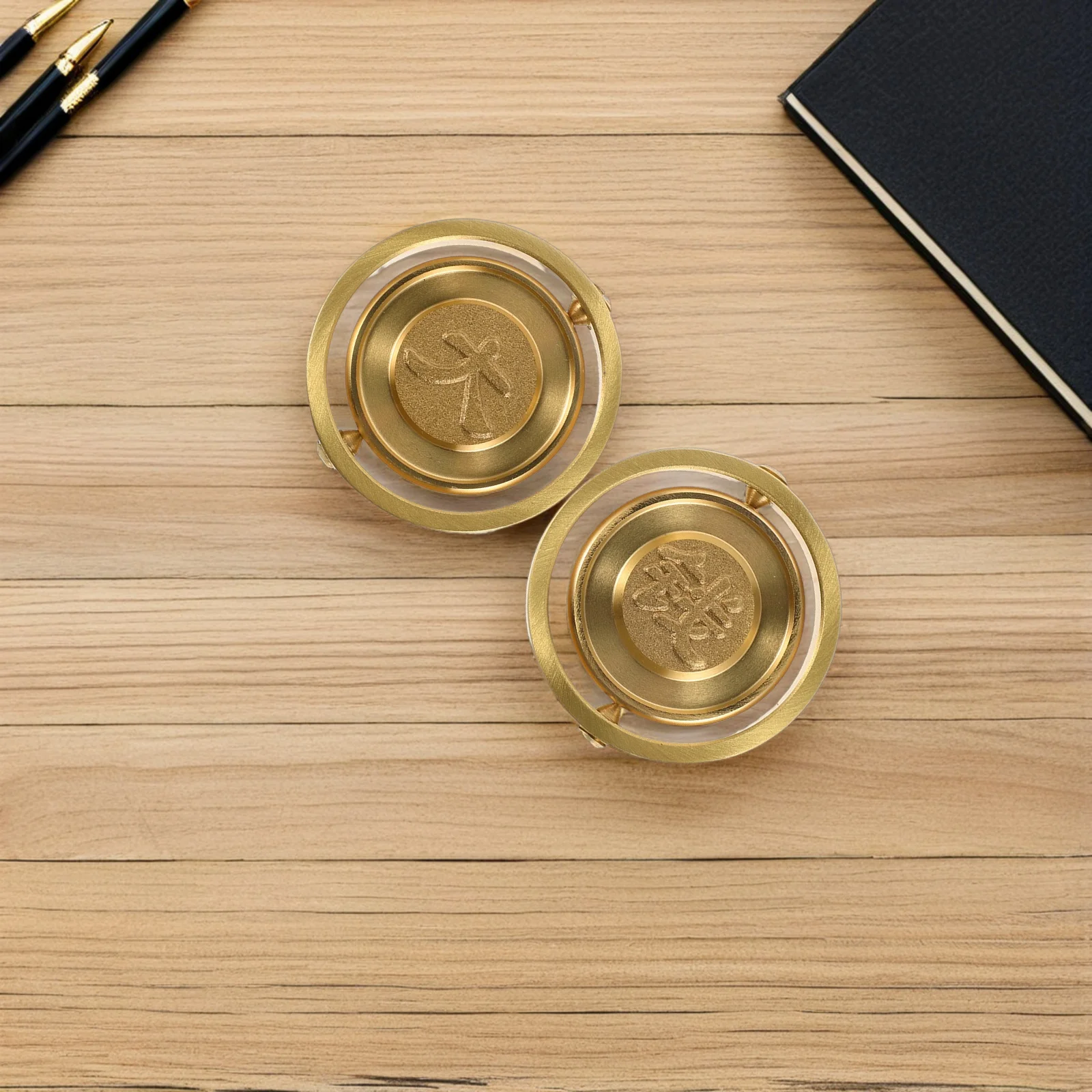 2Pcs Brass Fidget Coin Stylish Desk Accessory for Stress Relief Office Worker Relaxation Smooth Spinning Metal
2Pcs Brass Fidget Coin Stylish Desk Accessory for Stress Relief Office Worker Relaxation Smooth Spinning Metal
