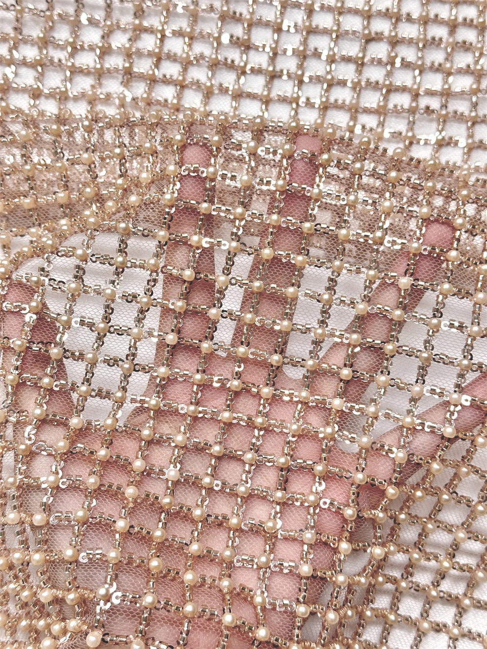 Африканские французские кружевные ткани с пайетками, высококачественный тюль, нигерийское кружево с бисером, вышитый материал для платья, для вечеринок и свадеб
Африканские французские кружевные ткани с пайетками, высококачественный тюль, нигерийское кружево с бисером, вышитый материал для платья, для вечеринок и свадеб