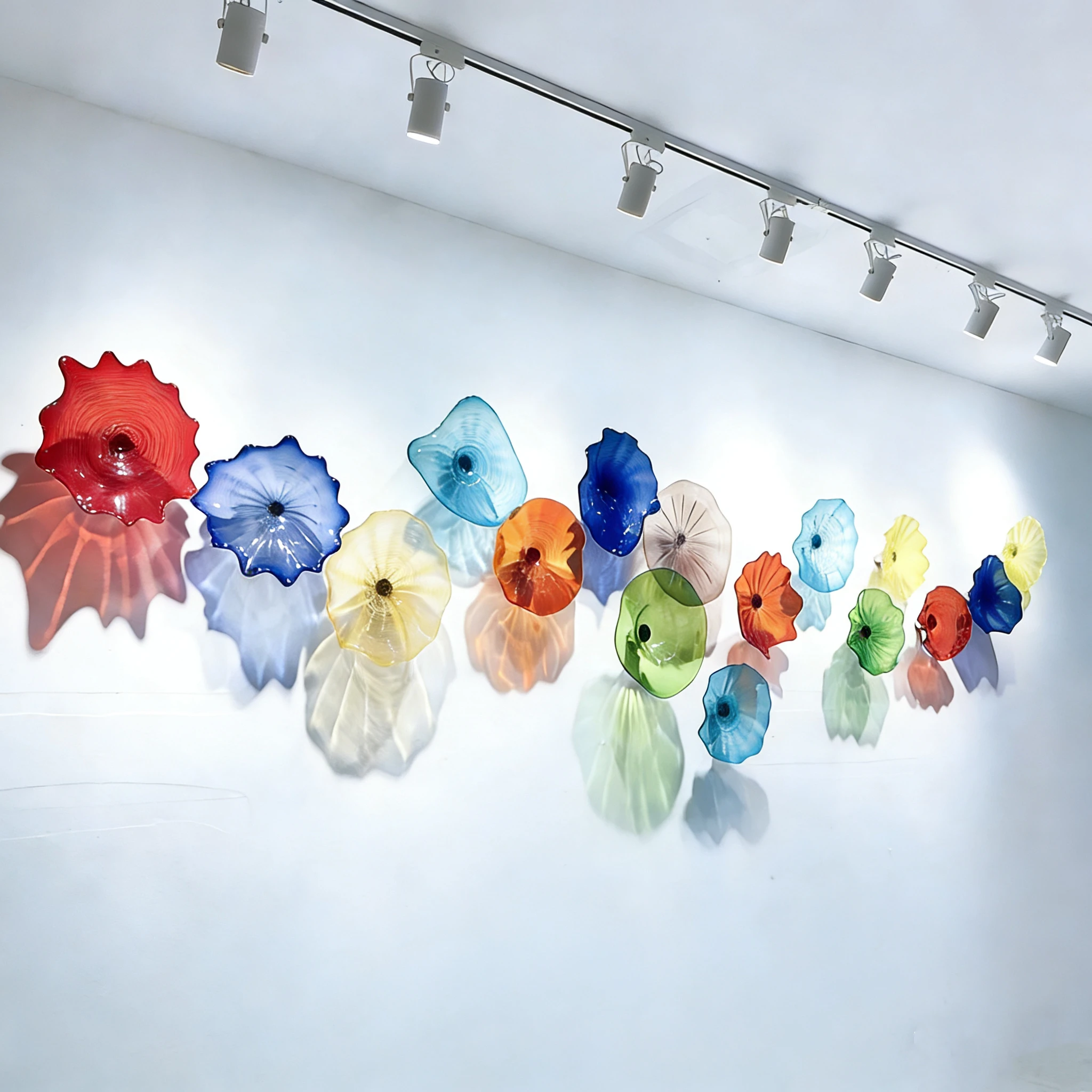 Modern Art Glass Wall Decor Vibrant Color Hand Blown Murano Glass Lotus Leaf Wall Art
Modern Art Glass Wall Decor Vibrant Color Hand Blown Murano Glass Lotus Leaf Wall Art