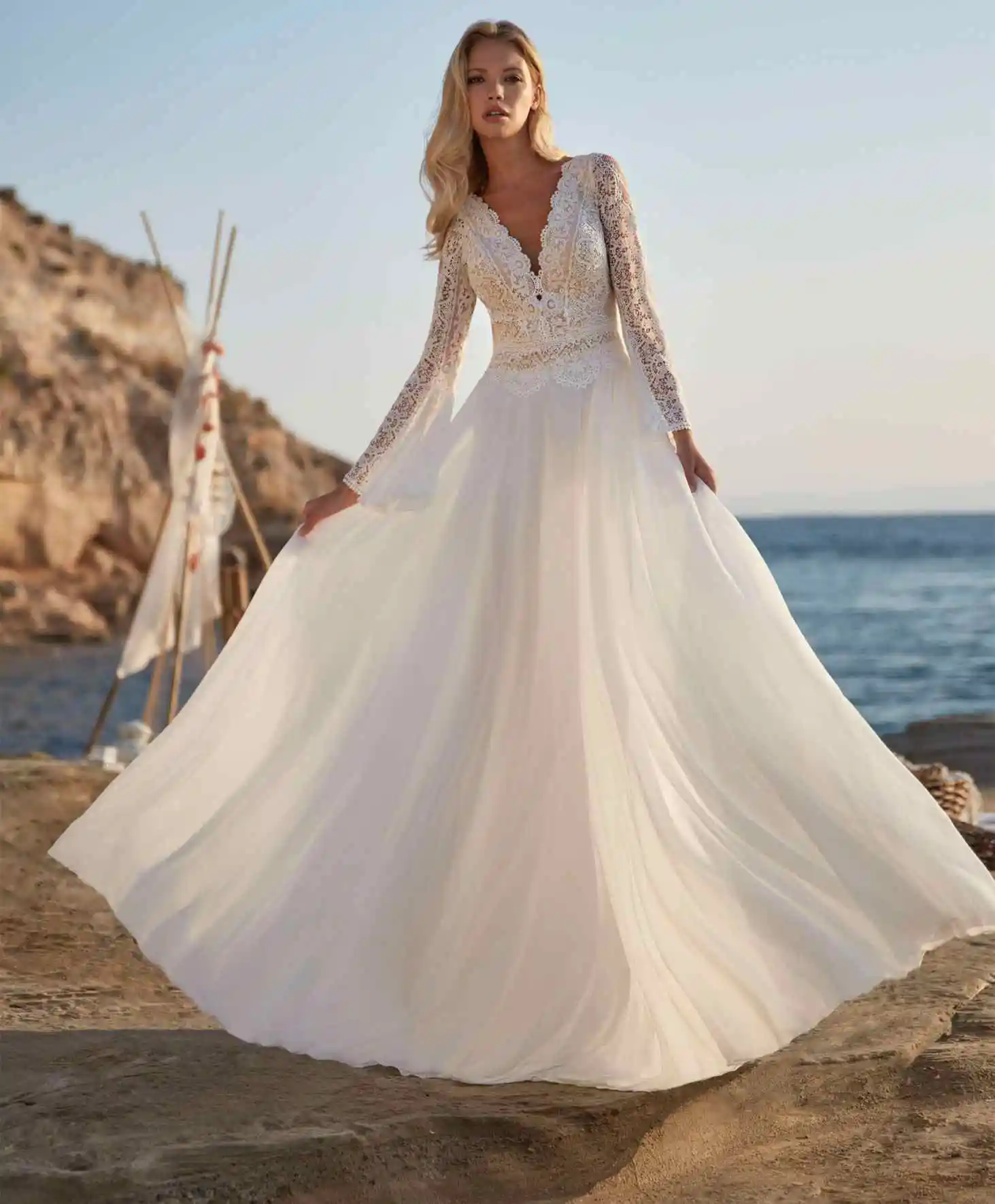 Princess A Line Wedding Dresses V-Neck Long Sleeve Appliques Evening Party Gown Vestido De Noiva Sweep Train Customized
Princess A Line Wedding Dresses V-Neck Long Sleeve Appliques Evening Party Gown Vestido De Noiva Sweep Train Customized