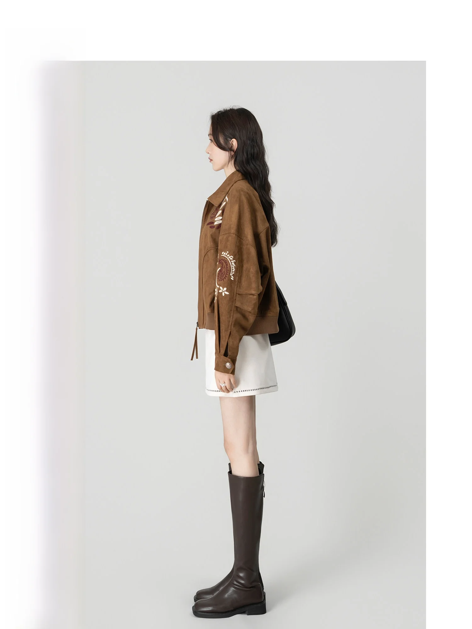 Wavy Egg Design Embroidered Suede Jacket Women's Casual Spring Vintage Top Fashionable Loose Fit Long Sleeve Short Coat
Wavy Egg Design Embroidered Suede Jacket Women's Casual Spring Vintage Top Fashionable Loose Fit Long Sleeve Short Coat