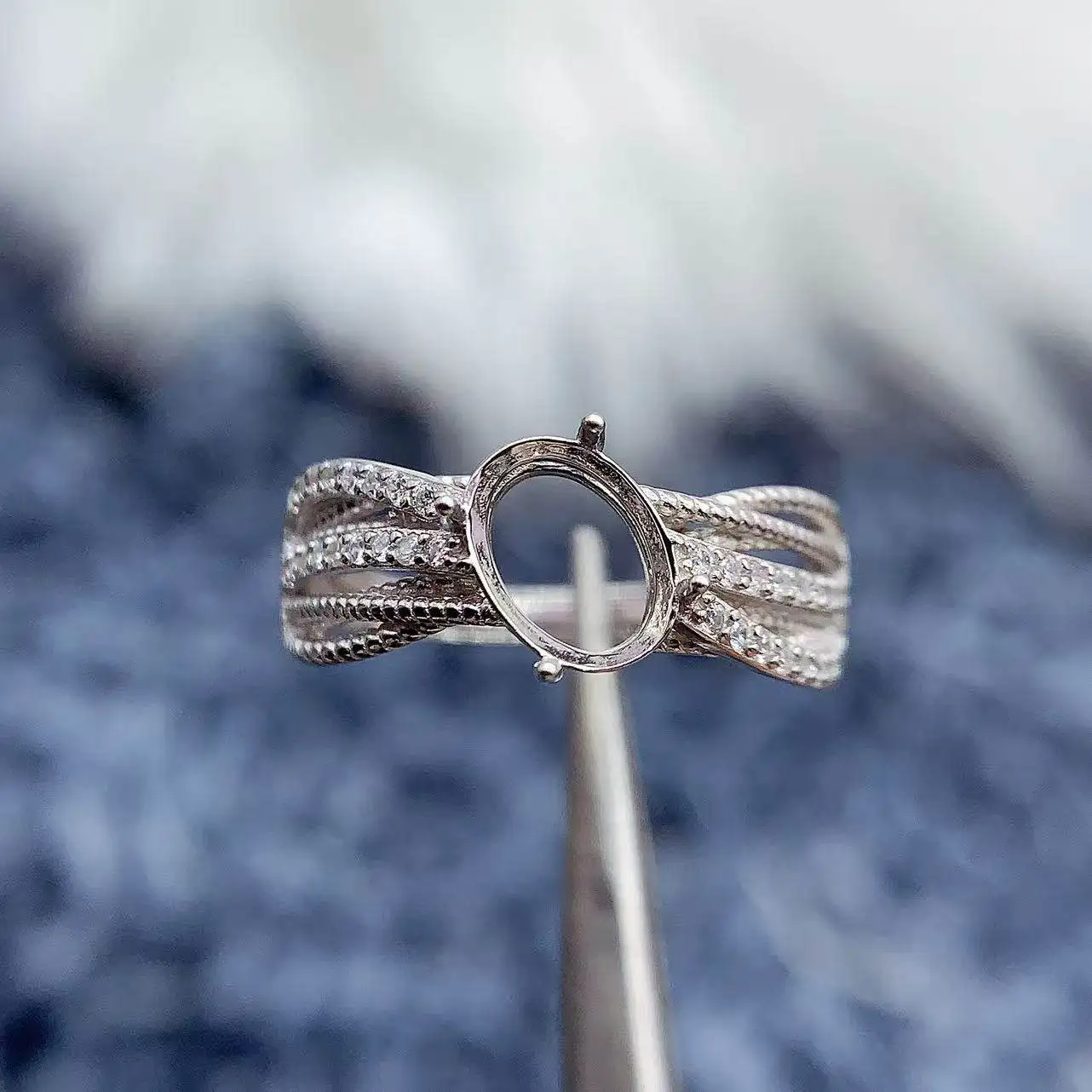 MeiBaPJ Inlay Oval 6*8mm S925 Sterling Silver DIY Empty Ring Setting For Womens Gift Fine Charm Versatile Jewelry Wholesale
MeiBaPJ Inlay Oval 6*8mm S925 Sterling Silver DIY Empty Ring Setting For Womens Gift Fine Charm Versatile Jewelry Wholesale