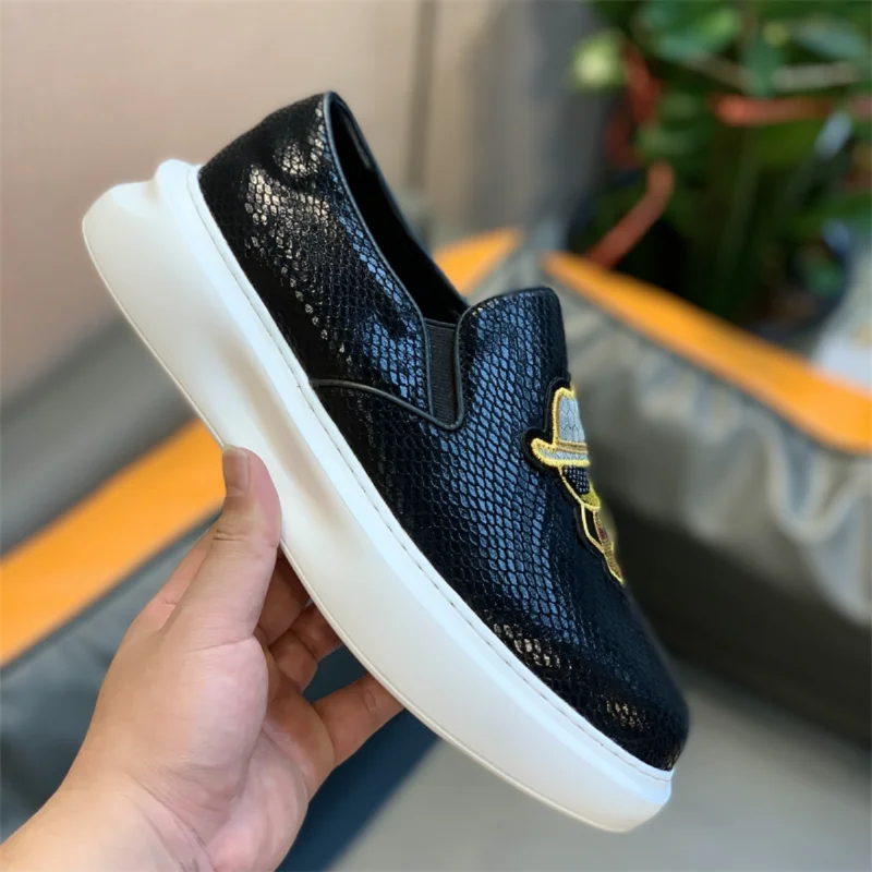 Euro Youth Tide Genuine Leather Slip-On Shoes Thick-Sole Casual Men Loafers Luxury Fashioner Shoes Flats Sneakers Mocassin
Euro Youth Tide Genuine Leather Slip-On Shoes Thick-Sole Casual Men Loafers Luxury Fashioner Shoes Flats Sneakers Mocassin