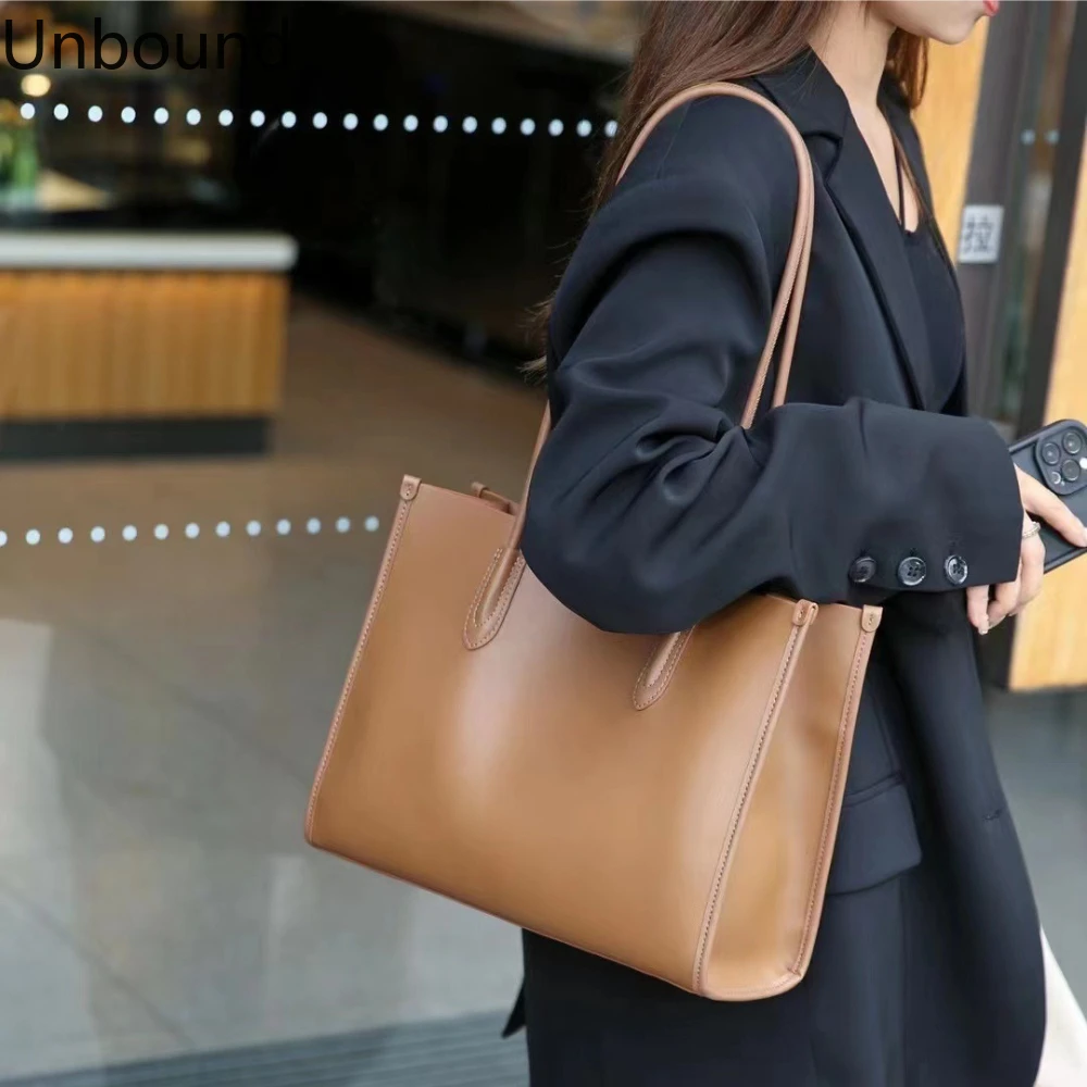 Genuine Leather Tote Bag Women Large Capacity Soft Cowhide Shoulder Crossbody Luxury Commuter Elegant Trend Office Daily Chic
Genuine Leather Tote Bag Women Large Capacity Soft Cowhide Shoulder Crossbody Luxury Commuter Elegant Trend Office Daily Chic