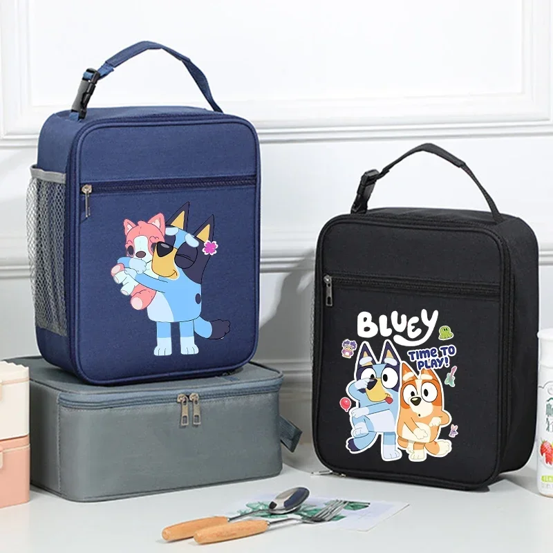 Blueys Bingo Insulated Lunch Bag Bento Pack Aluminum Foil RiceBag Meal Pack Ice Pack Student Bento Lunch Handbag Insulation Gift
Blueys Bingo Insulated Lunch Bag Bento Pack Aluminum Foil RiceBag Meal Pack Ice Pack Student Bento Lunch Handbag Insulation Gift
