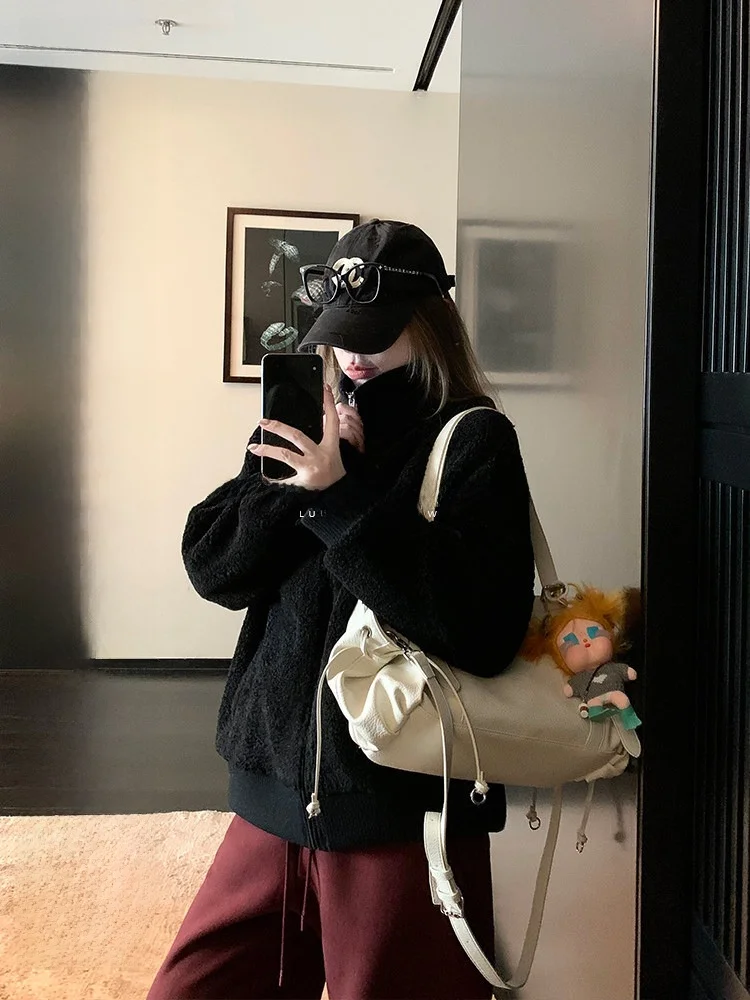 Women's Lamb Fur Jacket Stand Collar Oversize Suede Design Unique Top Warm Long Sleeve Zipper Closure Color Daily Wear
Women's Lamb Fur Jacket Stand Collar Oversize Suede Design Unique Top Warm Long Sleeve Zipper Closure Color Daily Wear