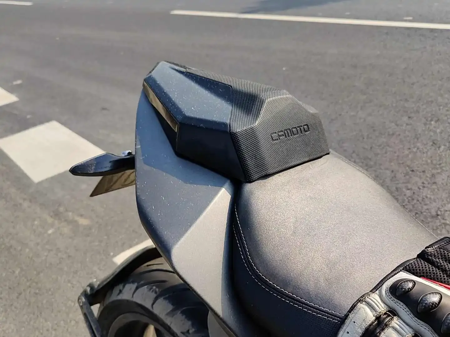 For CFMOTO NK400 CFMOTO 650NK modified sports hump seat cover factory customized motorcycle decoration accessories
For CFMOTO NK400 CFMOTO 650NK modified sports hump seat cover factory customized motorcycle decoration accessories
