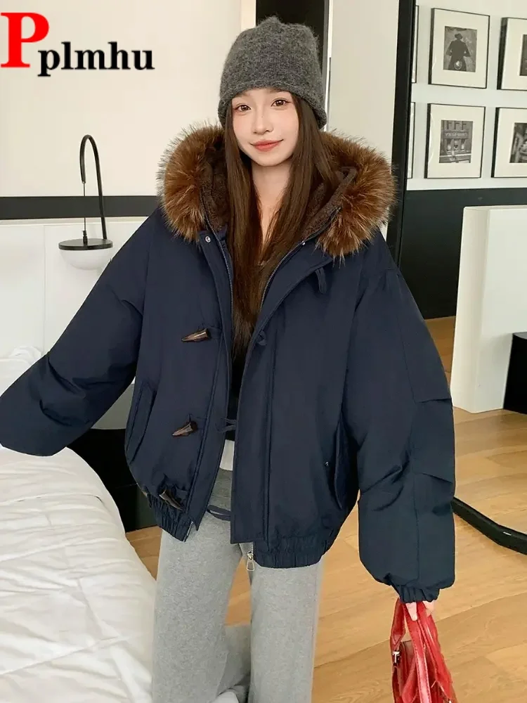 Thickened Baggy Warm Jackets Women's Casual Zippers Horn Button Loose Chaquetas Fashion Hooded Fur Collar Jaquetas Coats
Thickened Baggy Warm Jackets Women's Casual Zippers Horn Button Loose Chaquetas Fashion Hooded Fur Collar Jaquetas Coats