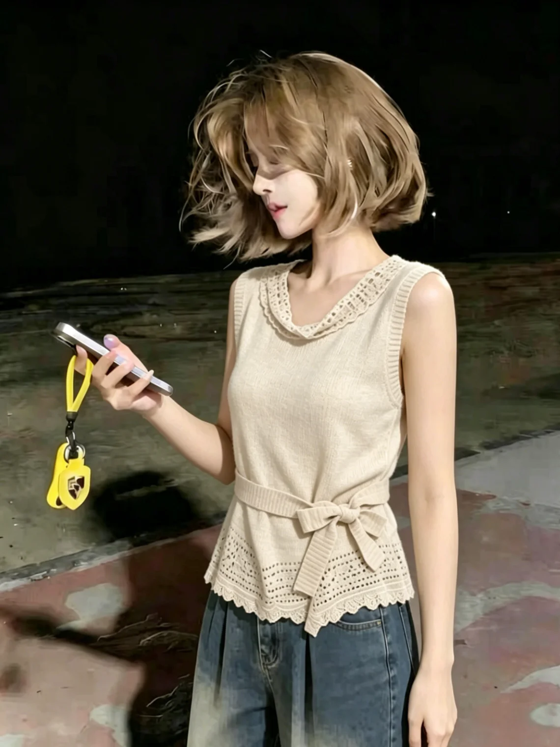 Retro Hollow out Sleeveless Women's Vest Summer New Lazy Style Waist Cinching Top Korean Style Straight Cut Fly Sleeve
Retro Hollow out Sleeveless Women's Vest Summer New Lazy Style Waist Cinching Top Korean Style Straight Cut Fly Sleeve