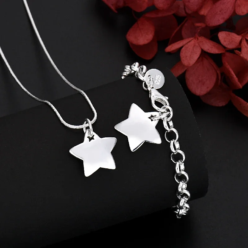 Женский ювелирный комплект из колье и браслета, из серебра 925 пробы
Женский ювелирный комплект из колье и браслета, из серебра 925 пробы