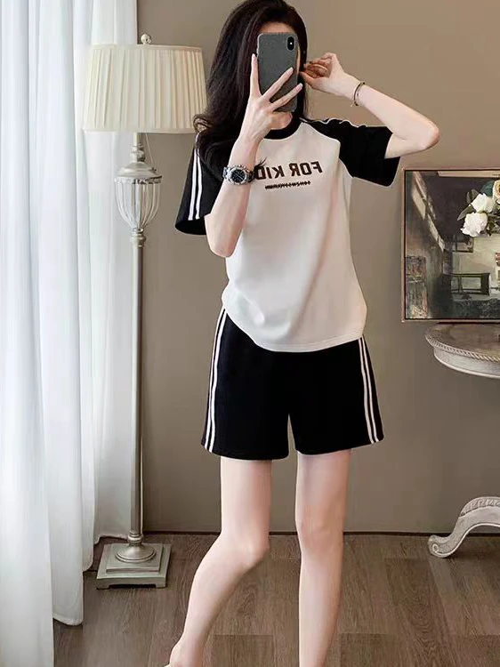 Korean Style Casual Sports Set Women Summer Slimming Color Block Shoulder Short Sleeve High Waist Shorts Thin Two Piece Set
Korean Style Casual Sports Set Women Summer Slimming Color Block Shoulder Short Sleeve High Waist Shorts Thin Two Piece Set