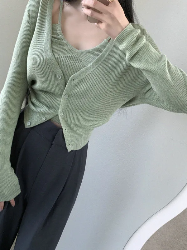 Комплект из однотонного вязаного жилета и свитера с V-образным вырезом на одной пуговице, свободного кроя, для женщин, для повседневной носки
Комплект из однотонного вязаного жилета и свитера с V-образным вырезом на одной пуговице, свободного кроя, для женщин, для повседневной носки