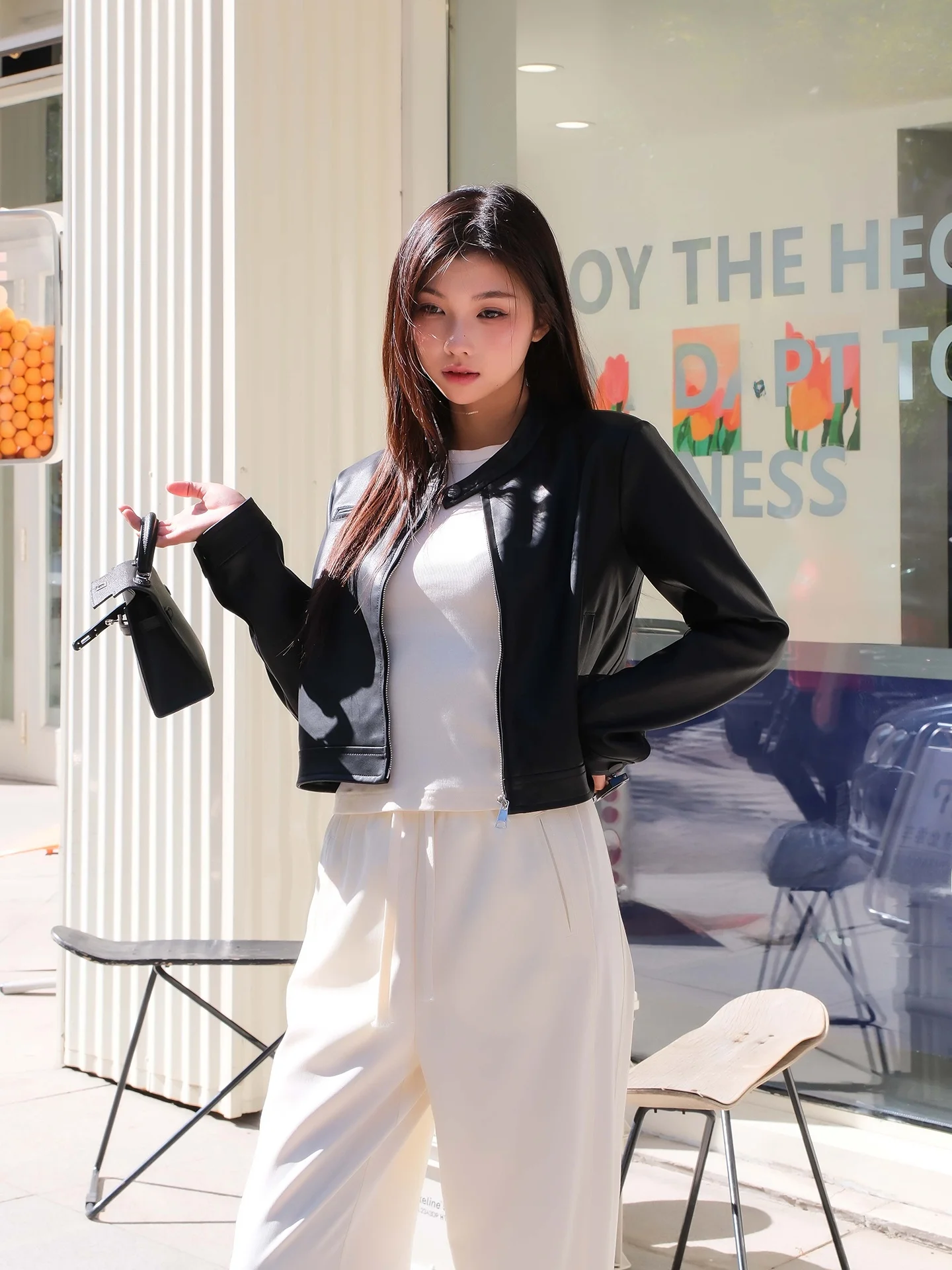 KMZD Bla ort PU Leather Jaet Women's Retro Motorcycle Sle Coat Design Autumn Winter Faion Ladies' Straight Hem Zipper
KMZD Bla ort PU Leather Jaet Women's Retro Motorcycle Sle Coat Design Autumn Winter Faion Ladies' Straight Hem Zipper