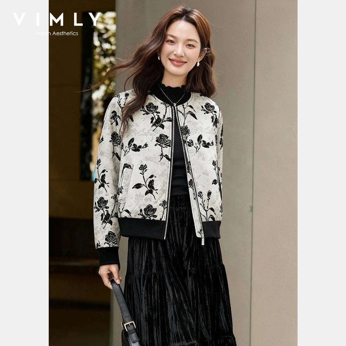 VIMLY Casual Coats for Women 2025 Winter New Flower Print Zipper Short Jackets Loose Stand Up Collar Office Lady Clothing A3261
VIMLY Casual Coats for Women 2025 Winter New Flower Print Zipper Short Jackets Loose Stand Up Collar Office Lady Clothing A3261