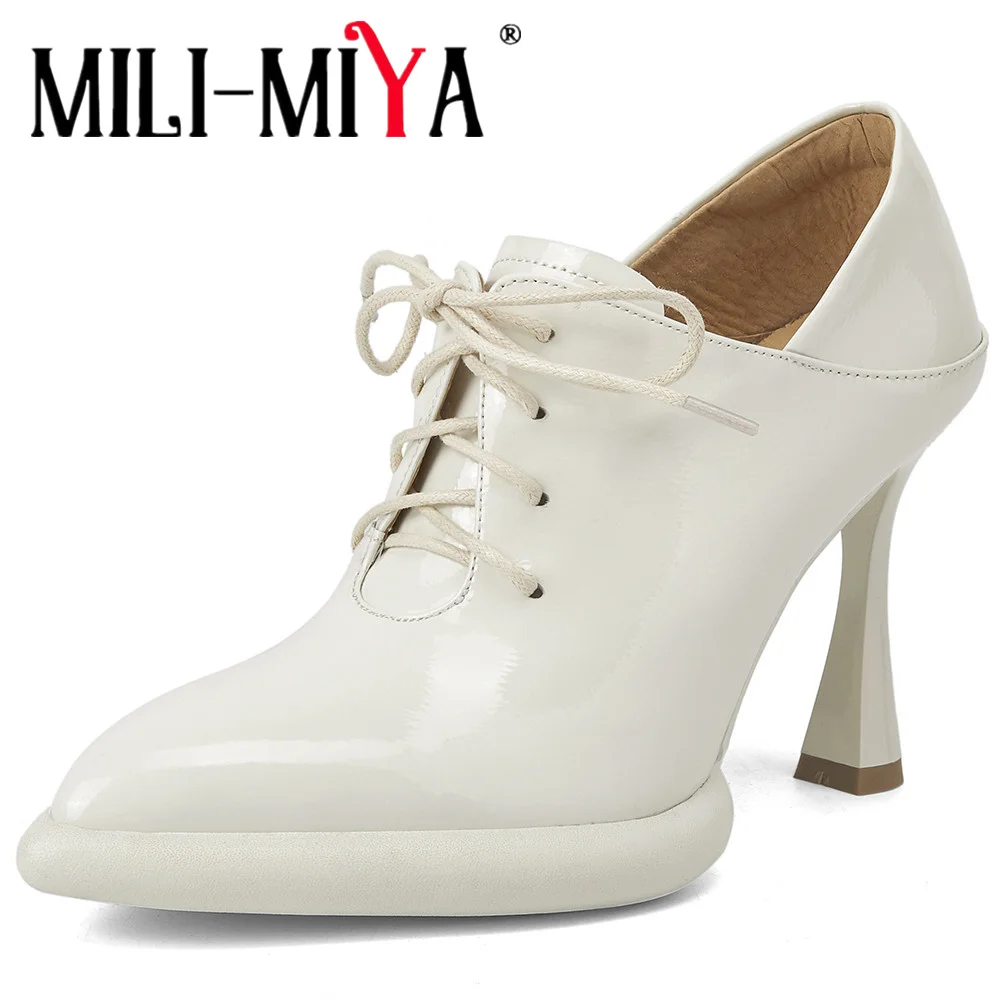 MILI-MIYA модные однотонные женские туфли-лодочки из коровьей кожи с острым носком на шнуровке, модельные туфли ручной работы на очень высоком толстом каблуке
MILI-MIYA модные однотонные женские туфли-лодочки из коровьей кожи с острым носком на шнуровке, модельные туфли ручной работы на очень высоком толстом каблуке