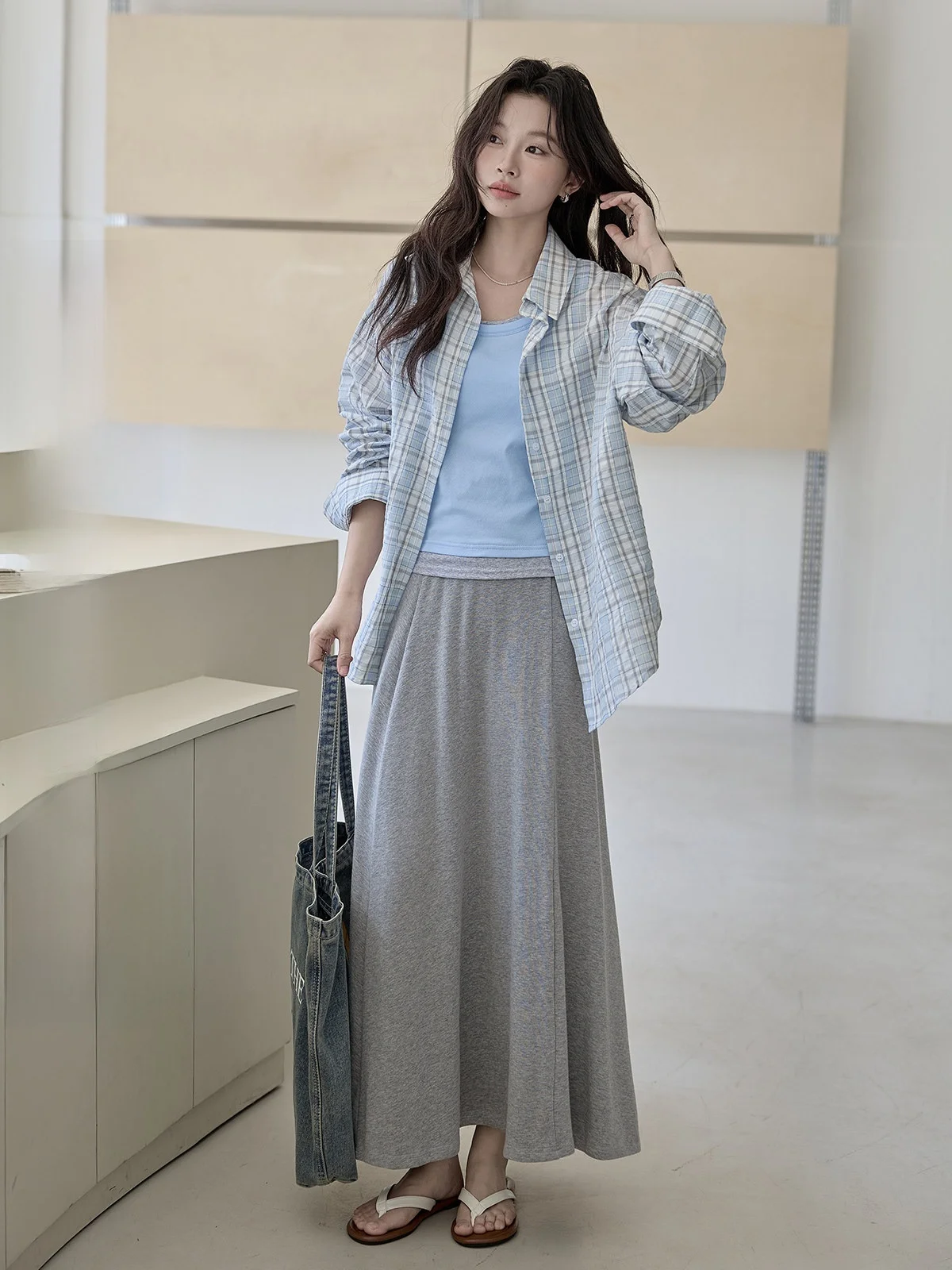 Blue Plaid Casual Loose Women's Shirt Collar Summer 2026 New Style HUIXI Fashion Korean Style Breathable Long Sleeve
Blue Plaid Casual Loose Women's Shirt Collar Summer 2026 New Style HUIXI Fashion Korean Style Breathable Long Sleeve