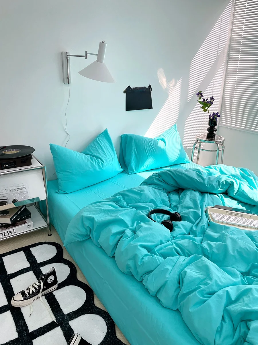 Комплект постельного белья из чистого хлопка с цветочным узором Xiaoxi Blue Robin Egg, простой комплект из четырех предметов: простыня, пододеяльник, наволочки.
Комплект постельного белья из чистого хлопка с цветочным узором Xiaoxi Blue Robin Egg, простой комплект из четырех предметов: простыня, пододеяльник, наволочки.