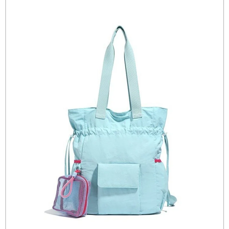 2025 Новая высококачественная женская кожаная сумка, роскошный бренд, известный дизайнер, простой Париж, винтаж
2025 Новая высококачественная женская кожаная сумка, роскошный бренд, известный дизайнер, простой Париж, винтаж 