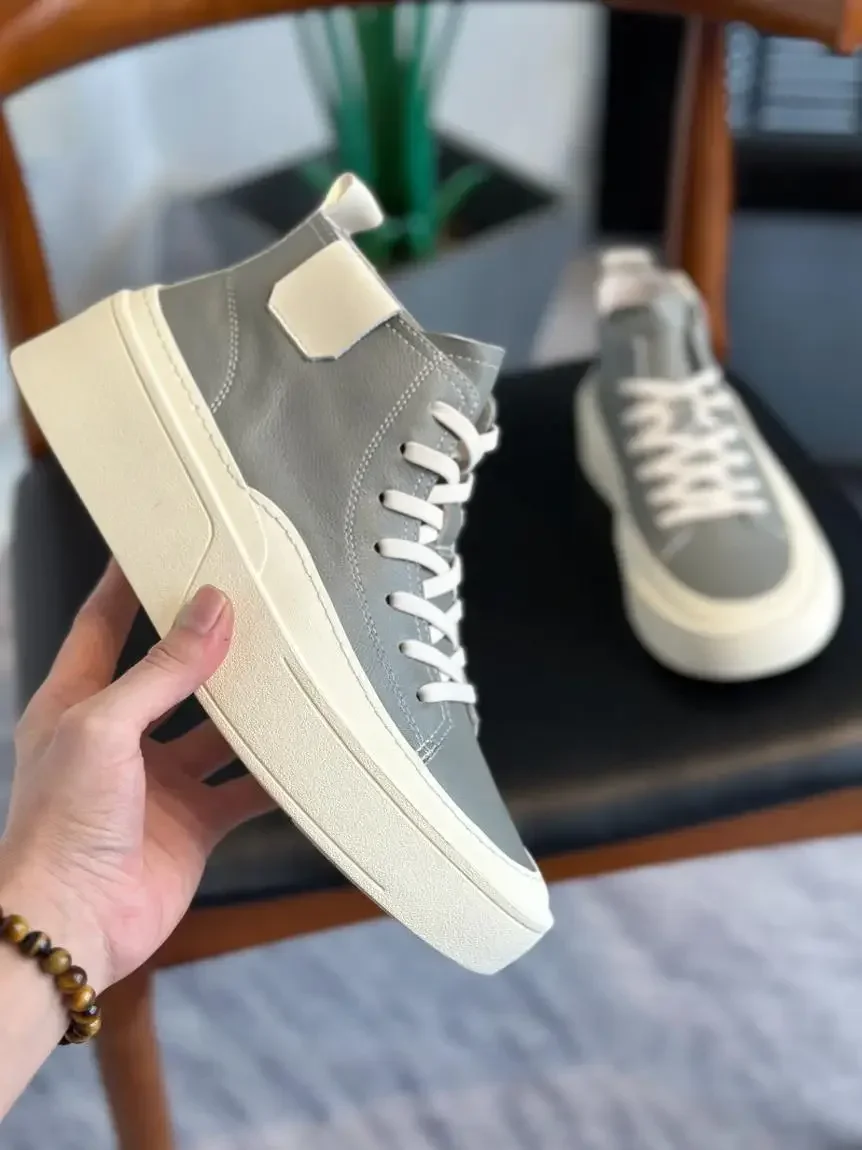 2025 New Autumn and Winter Men's Casual Shoes Leather Thick Soled Trendy High Top Board Shoes Gift
2025 New Autumn and Winter Men's Casual Shoes Leather Thick Soled Trendy High Top Board Shoes Gift