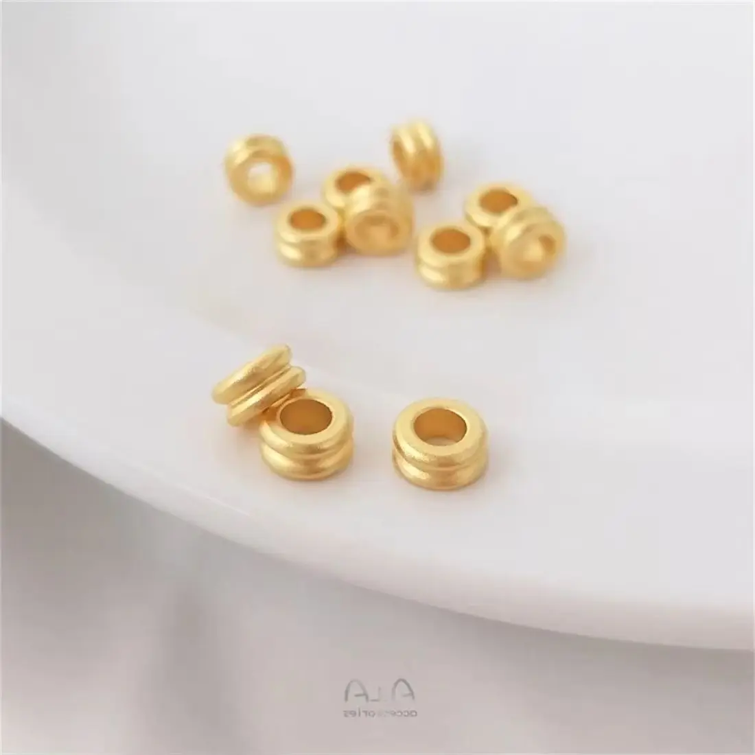 1PCS Vietnam Sha Jin Large Hole Separated Bead, High Quality, Double Line Wheel, Loose Bead, DIY Bracelet Jewelry Material, C138
1PCS Vietnam Sha Jin Large Hole Separated Bead, High Quality, Double Line Wheel, Loose Bead, DIY Bracelet Jewelry Material, C138