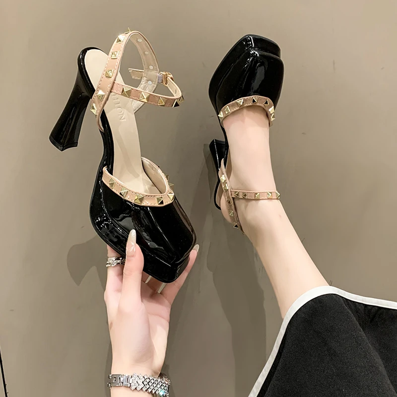 Women's Fashion Sandals Summer Wine Glass Heel Rivets Decorated Buckle Waterproof Platform Shoes Dinner High-heeled Women Shoes
Women's Fashion Sandals Summer Wine Glass Heel Rivets Decorated Buckle Waterproof Platform Shoes Dinner High-heeled Women Shoes