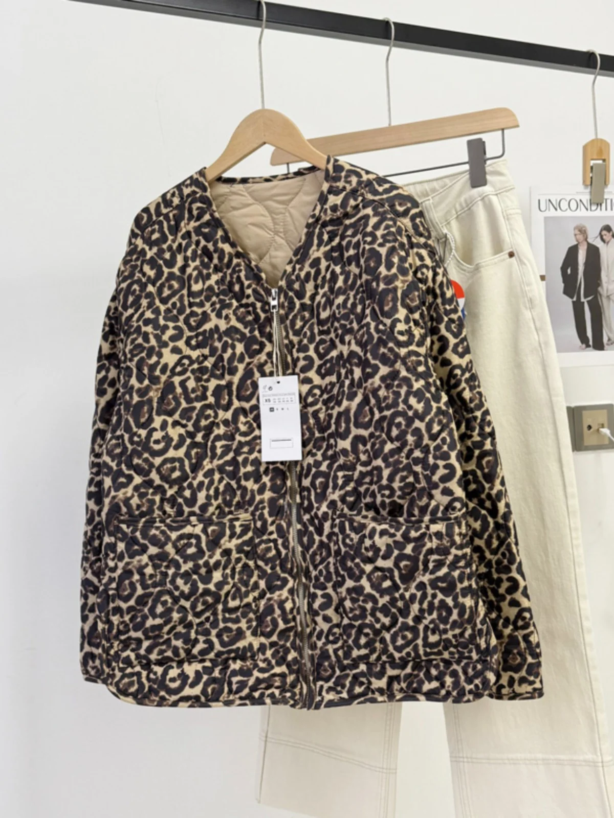 Deluest Women's Loose Fit Cotton Jaet Leopard Print Warmth Sewing Cotton Coat ort Sle Winter Faion Outerwear
Deluest Women's Loose Fit Cotton Jaet Leopard Print Warmth Sewing Cotton Coat ort Sle Winter Faion Outerwear