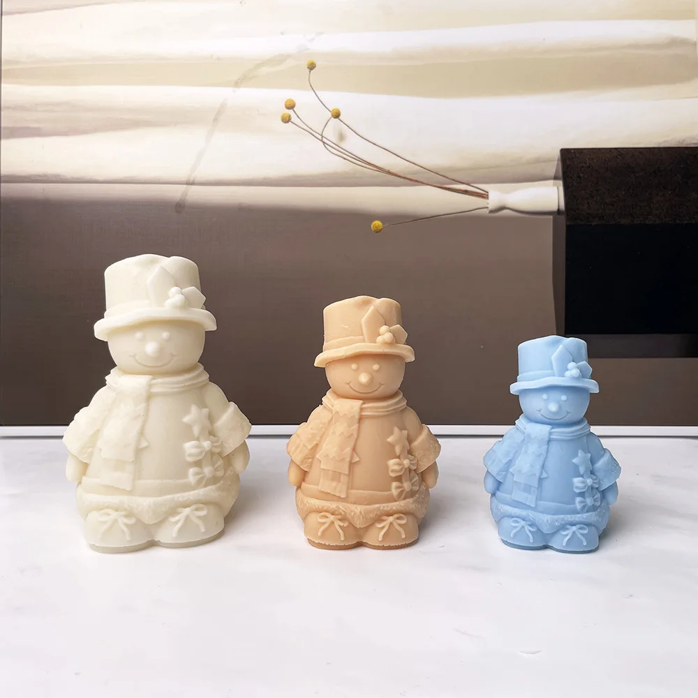 Силиконовая форма для изготовления ароматических гипсовых свечей ручной работы в форме снеговика в шляпе, снеговик в рождественском стиле.
Силиконовая форма для изготовления ароматических гипсовых свечей ручной работы в форме снеговика в шляпе, снеговик в рождественском стиле.