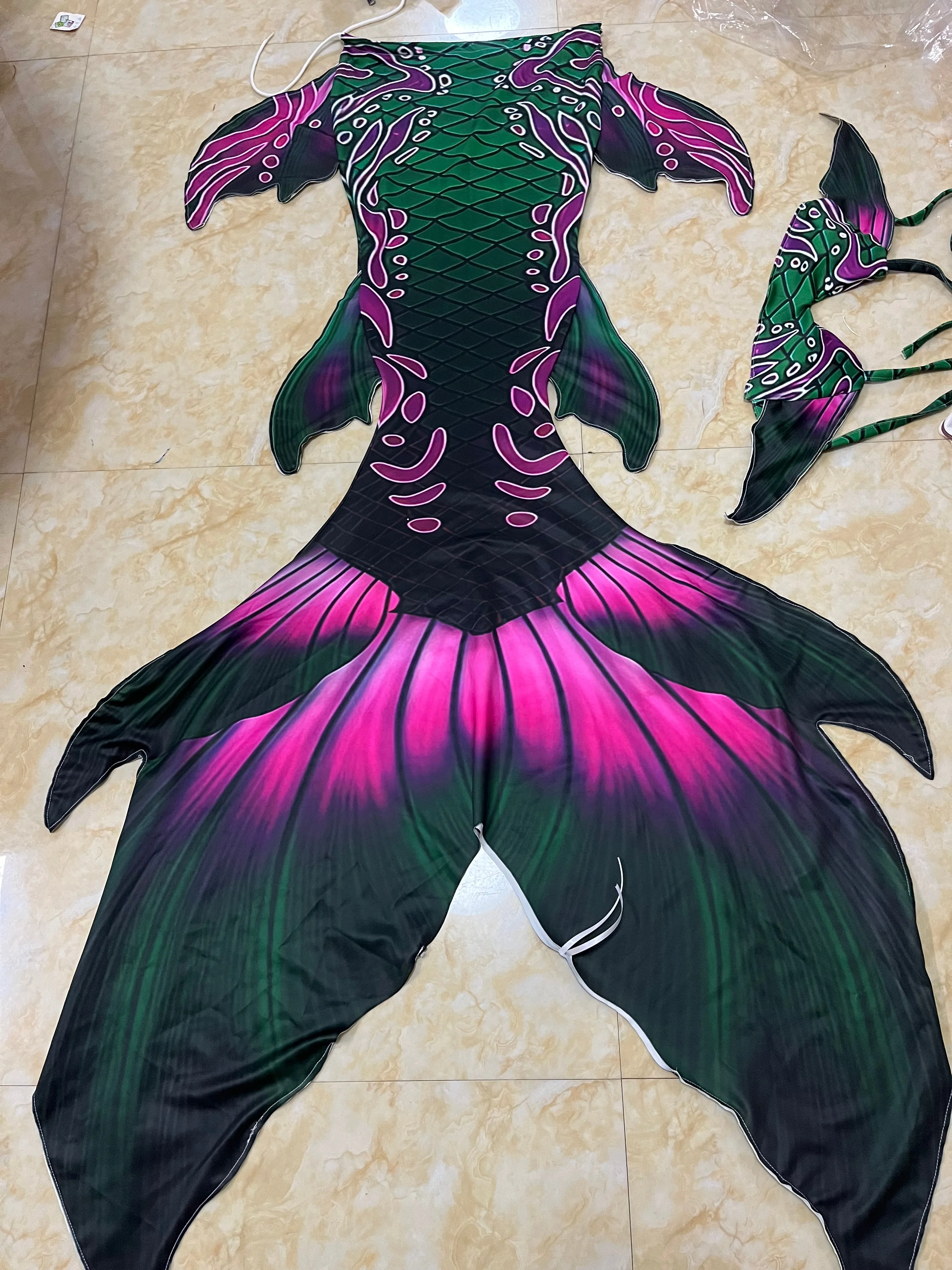 Adult Mermaid Tail, Underwater High-Definition Mermaid Performance Costume For Aquariums
Adult Mermaid Tail, Underwater High-Definition Mermaid Performance Costume For Aquariums