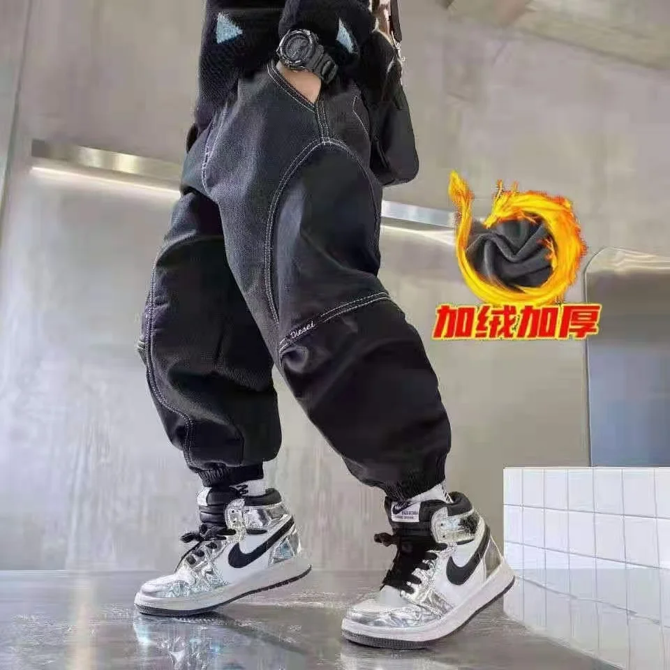 Boys Fleece-lined casual denim trousers Pants Casual Loose Fit Winter Warm Cargo Pants Velvet For Kids
Boys Fleece-lined casual denim trousers Pants Casual Loose Fit Winter Warm Cargo Pants Velvet For Kids