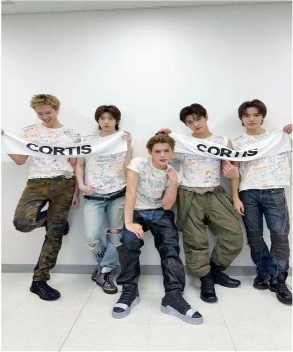 Idol Boy CORTIS Supporting Towels Concert Support Printed Peripheral Banners KEONHO JUHOON MARTIN SEONGHYEON JAMES Fans Gifts
Idol Boy CORTIS Supporting Towels Concert Support Printed Peripheral Banners KEONHO JUHOON MARTIN SEONGHYEON JAMES Fans Gifts