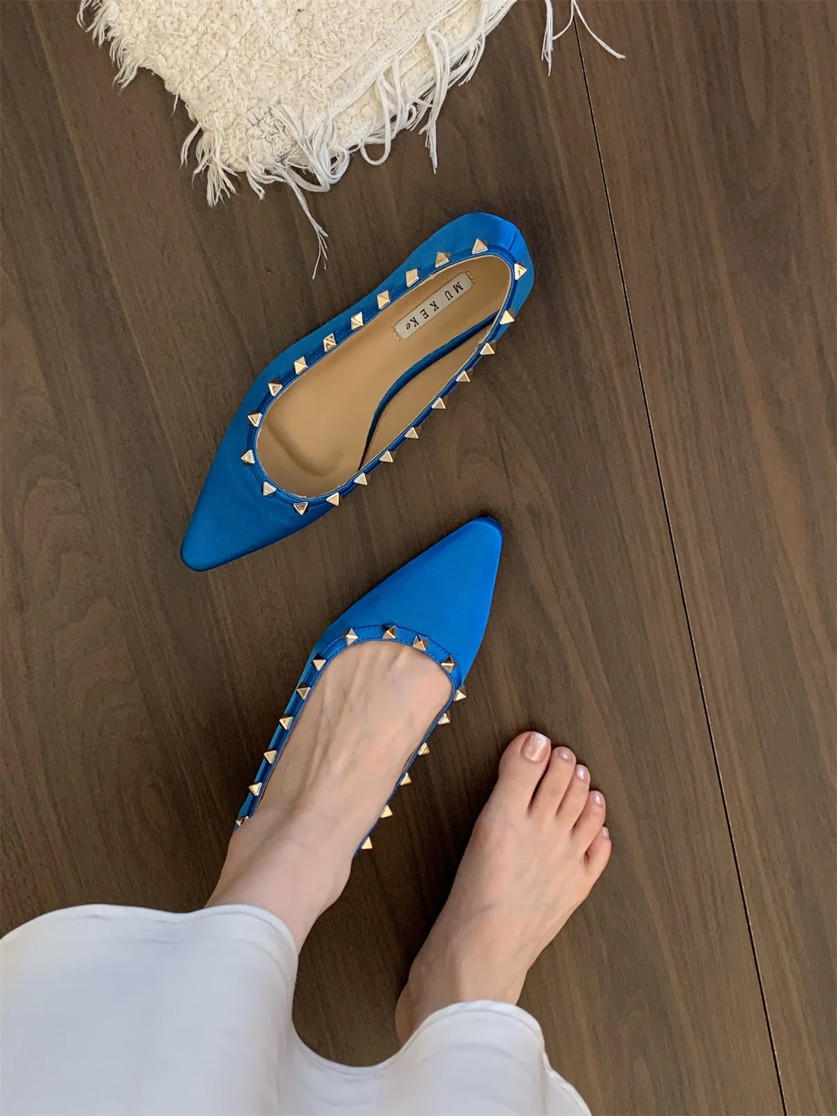 Walking Driving 2025 New Pointed Toe Women Flat Shoes Rivets Classic Ladie Flats Black All Match Soft Boat Shoes Ladies Shoes
Walking Driving 2025 New Pointed Toe Women Flat Shoes Rivets Classic Ladie Flats Black All Match Soft Boat Shoes Ladies Shoes