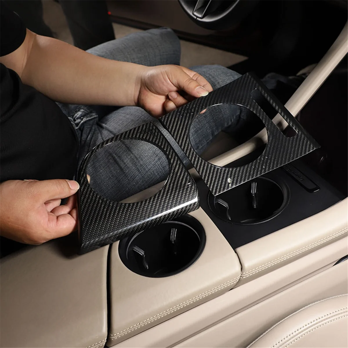 Прочный чехол для чашки воды для Porsche Taycan 2019-2022, крышка рамы центральной консоли автомобиля
Прочный чехол для чашки воды для Porsche Taycan 2019-2022, крышка рамы центральной консоли автомобиля