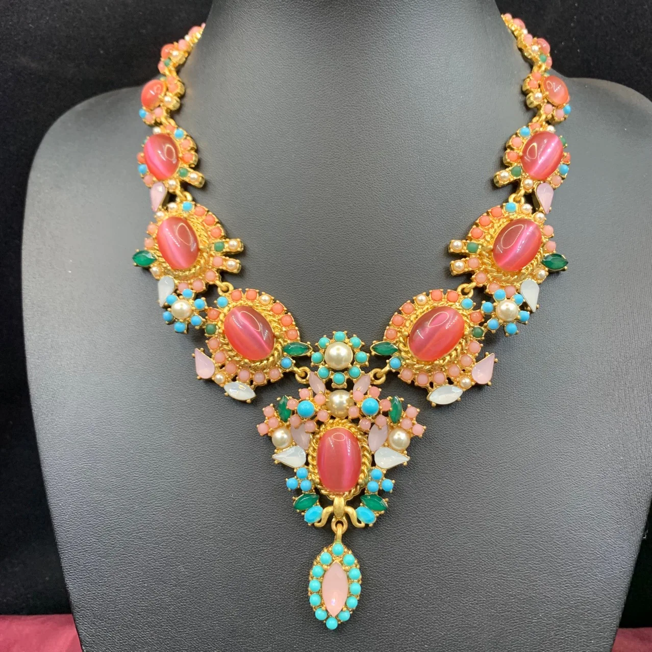 Новый винтажный драгоценный камень, жемчуг, бирюза, ожерелье, серьги, комплект из двух предметов, благородный женский комплект ювелирных изделий, высокое качество 
Новый винтажный драгоценный камень, жемчуг, бирюза, ожерелье, серьги, комплект из двух предметов, благородный женский комплект ювелирных изделий, высокое качество